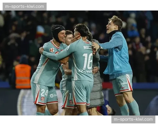 佛罗伦萨边路进攻有起色 扎卡尼突破制造威胁